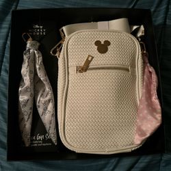 Disney Crossbody Bag W/2 Interchange Scarf Key Chains 