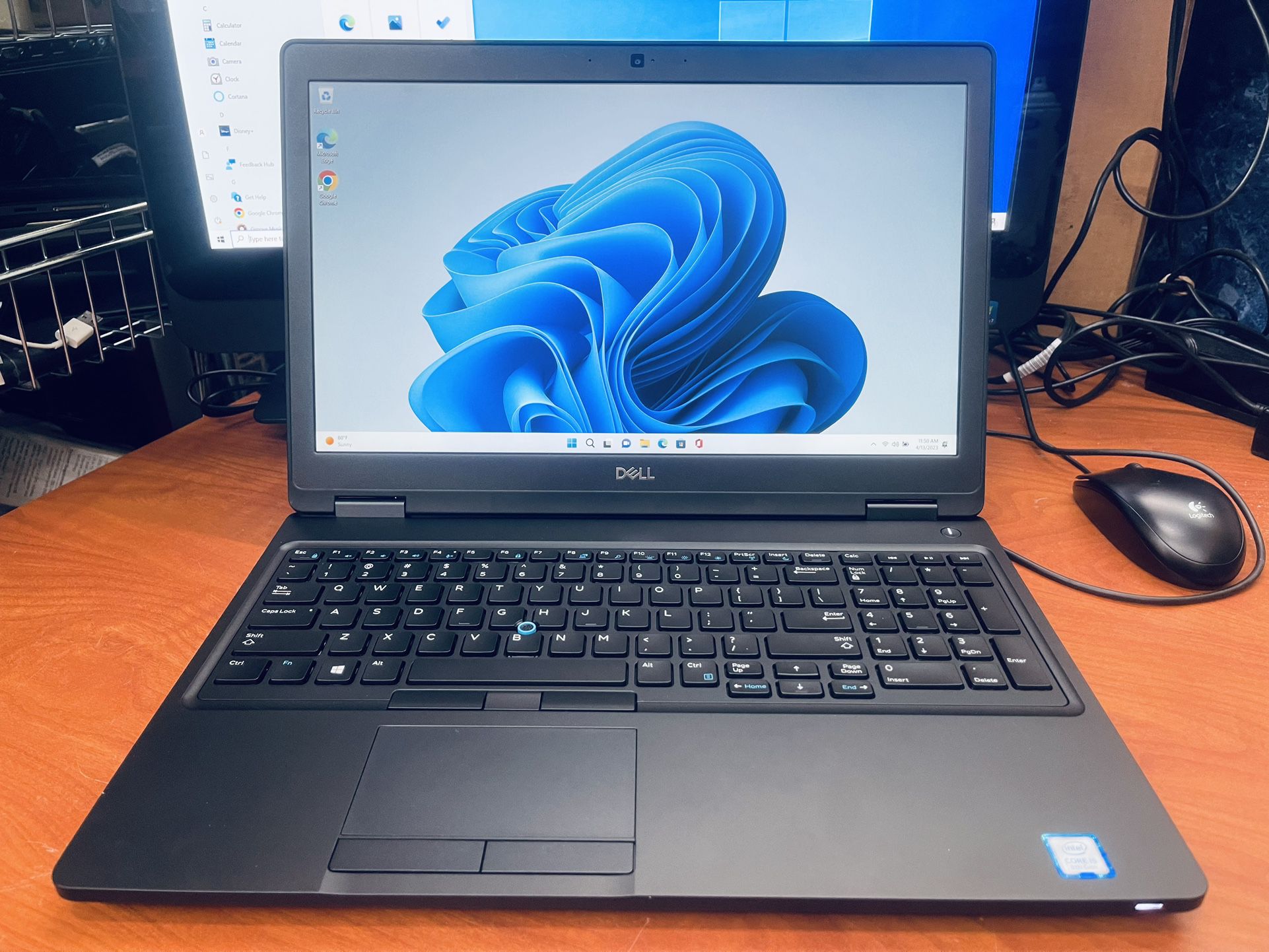 Dell Latitude 5590, 8th Gen Core i5, 16gb ram, 256gb SSD, Excellent Battery, AC adapter, window 11 Pro, really nice and reliable laptop for home, offi