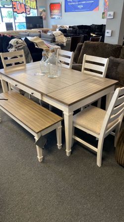 It’s Holiday Season 🍁 In Stock Today - Farmhouse Table Storage Bench & 4 Chairs