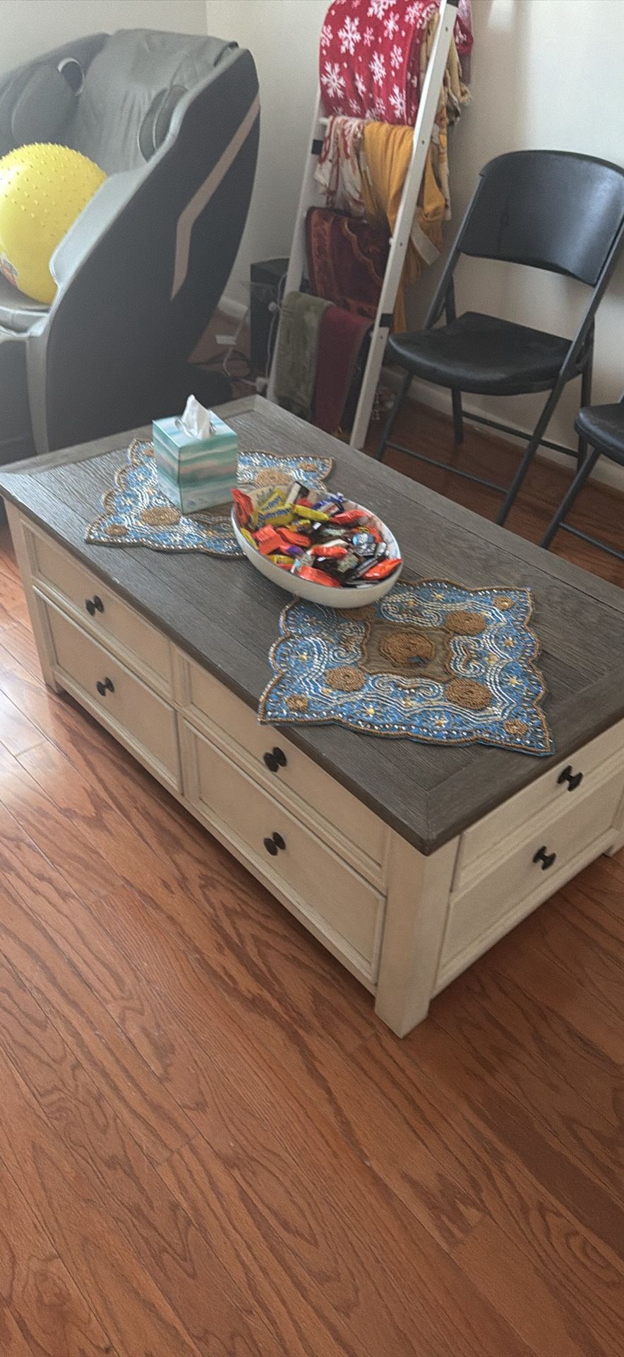 Center Table And Side Table 