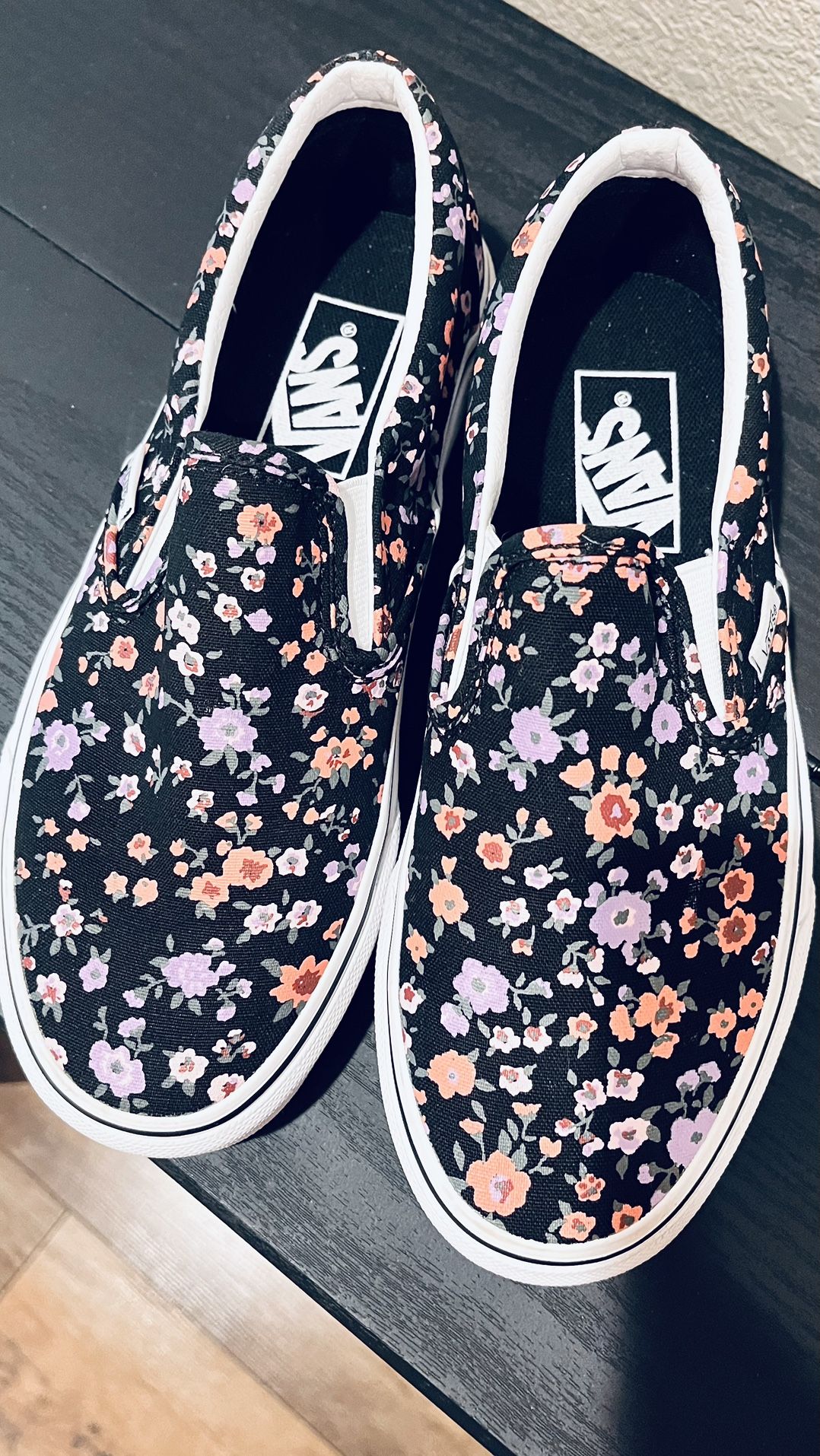 Womens "Rose dreams" Floral Vans Size 4.5 Black Purple Orange EXCELLENT!!!