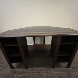 Corner Tv Stand/desk In Amazing Condition (delivery available)