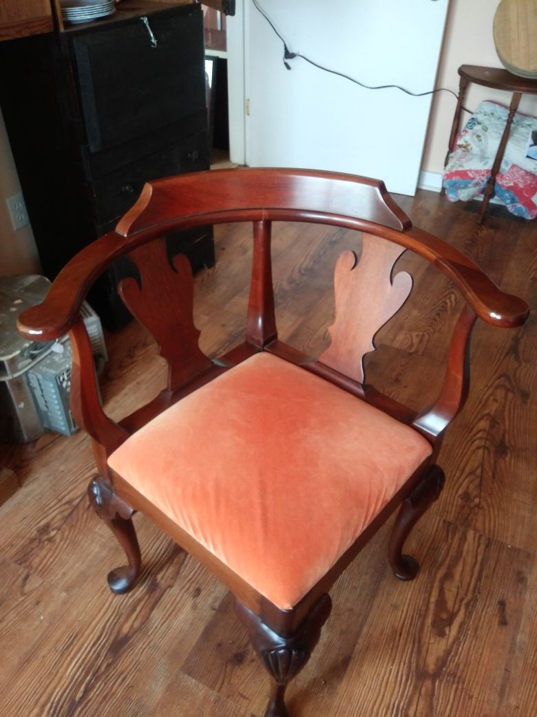 Antique Queen Anne Corner Chair