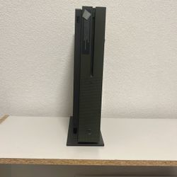 Xbox One + 5 games & controller 