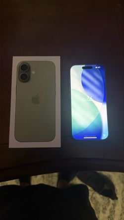 iPhone 17 !! Unlocked !! Like new !!!