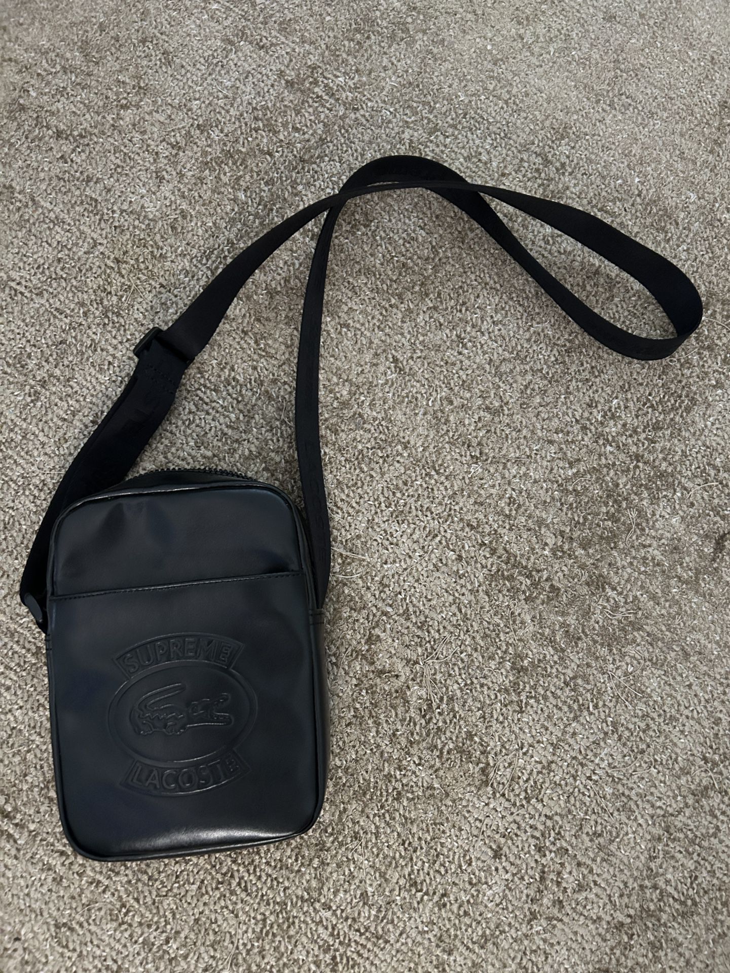 Supreme Shoulder Bag for Sale in CA - OfferUp