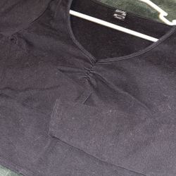 Black V-Neck Long Sleeve 