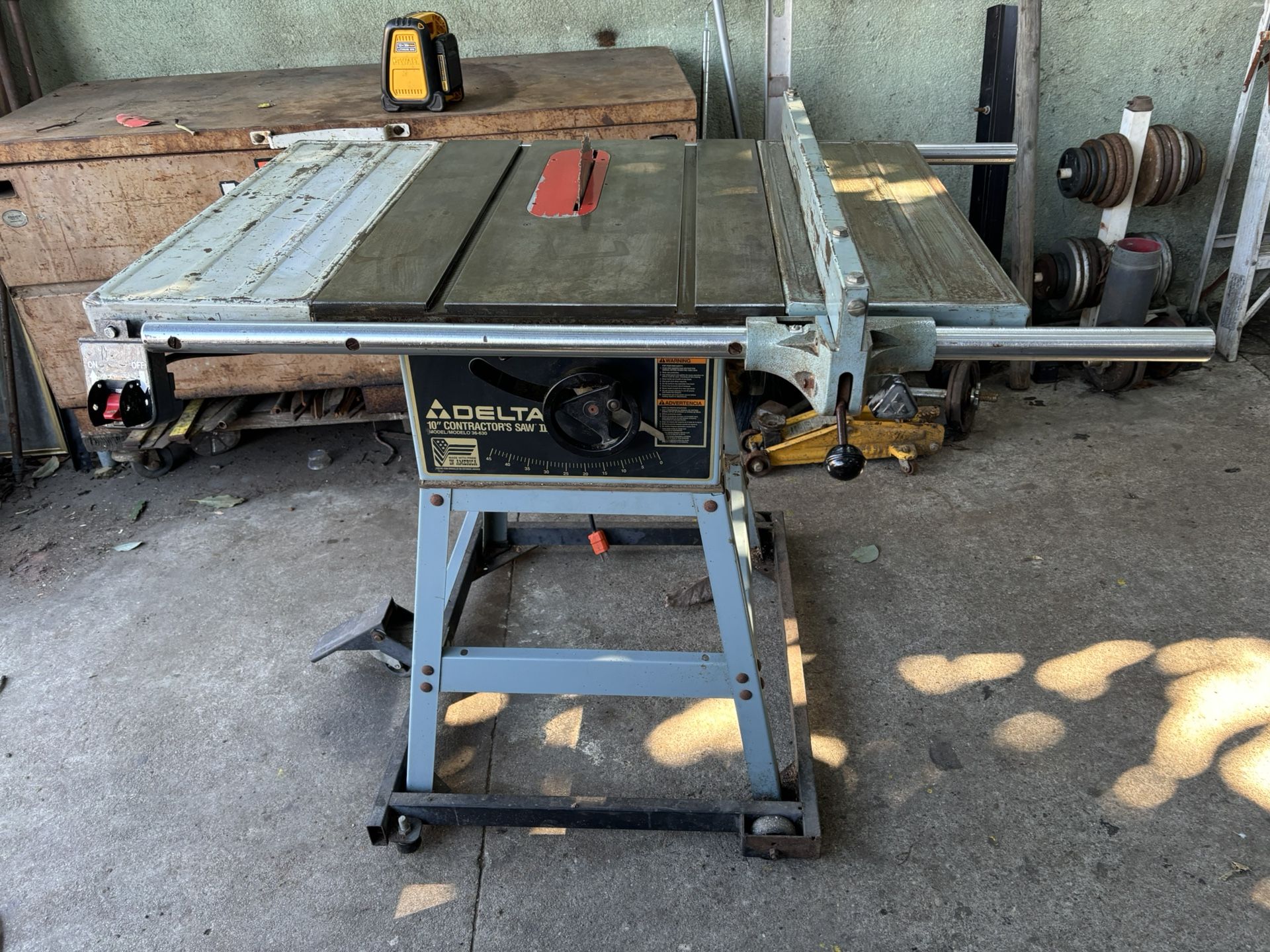 Contractor Table Saw In Excellent Condition