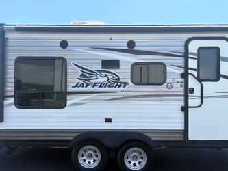 21 FT JAYCO JAY FLIGHT CAMPER/ RV .. READY FOR CAMPING