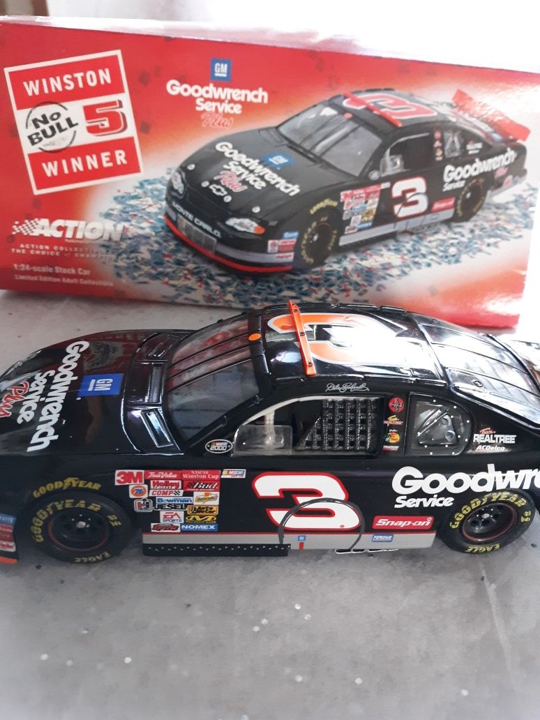 DALE EARNHARDT COLLECTIBLE