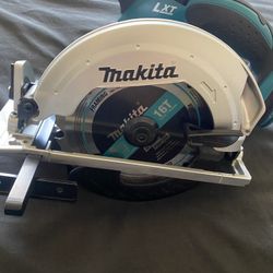 Makita 18V LXT 6-1/2 in. Circular Saw