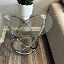 Round Coffee Table & End Tables