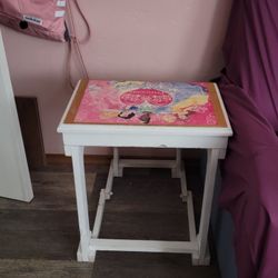 Kid's Princesses Desk