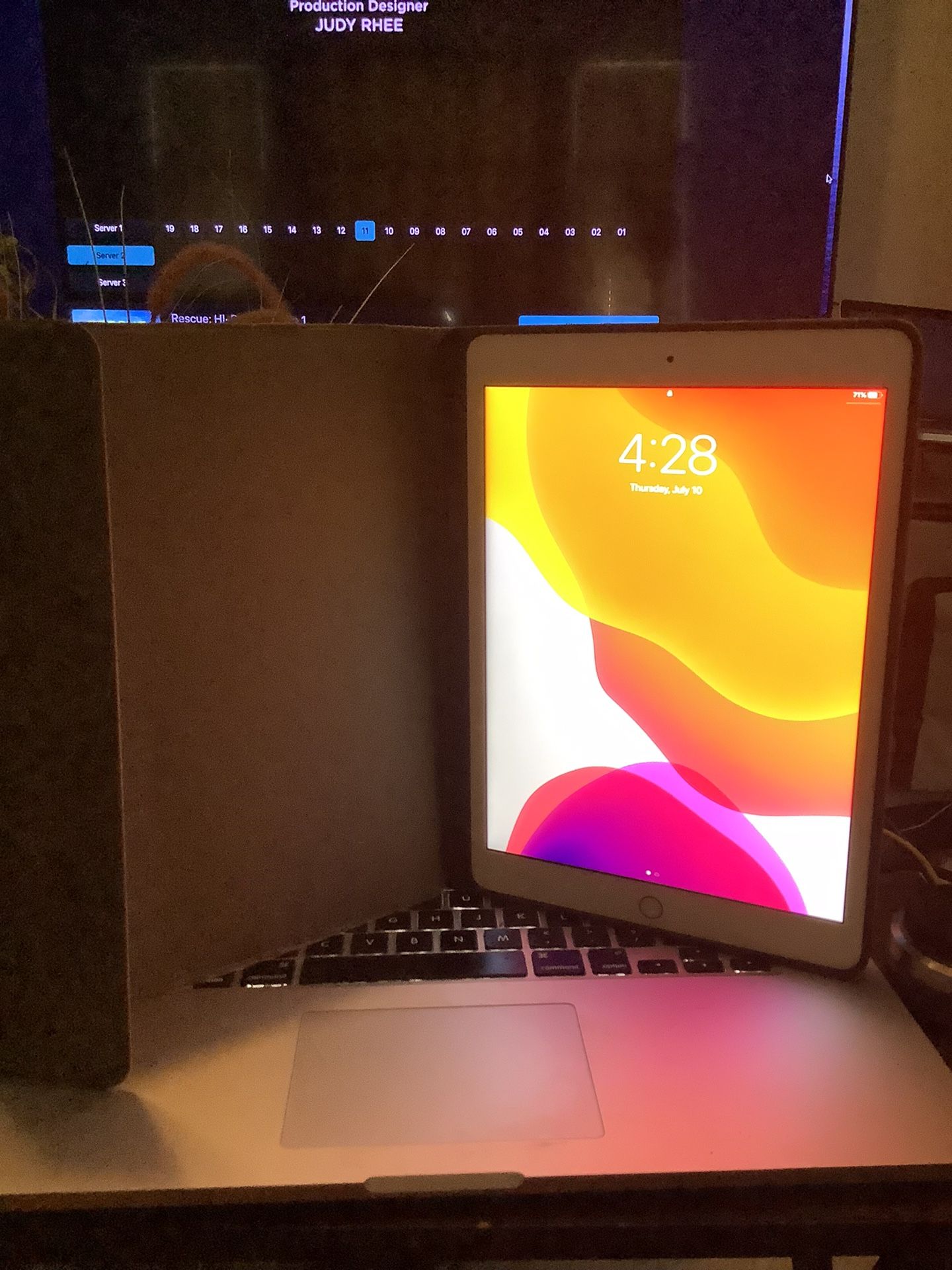 iPad 4 7th Gen 32gb Rose Gold W/ Case
