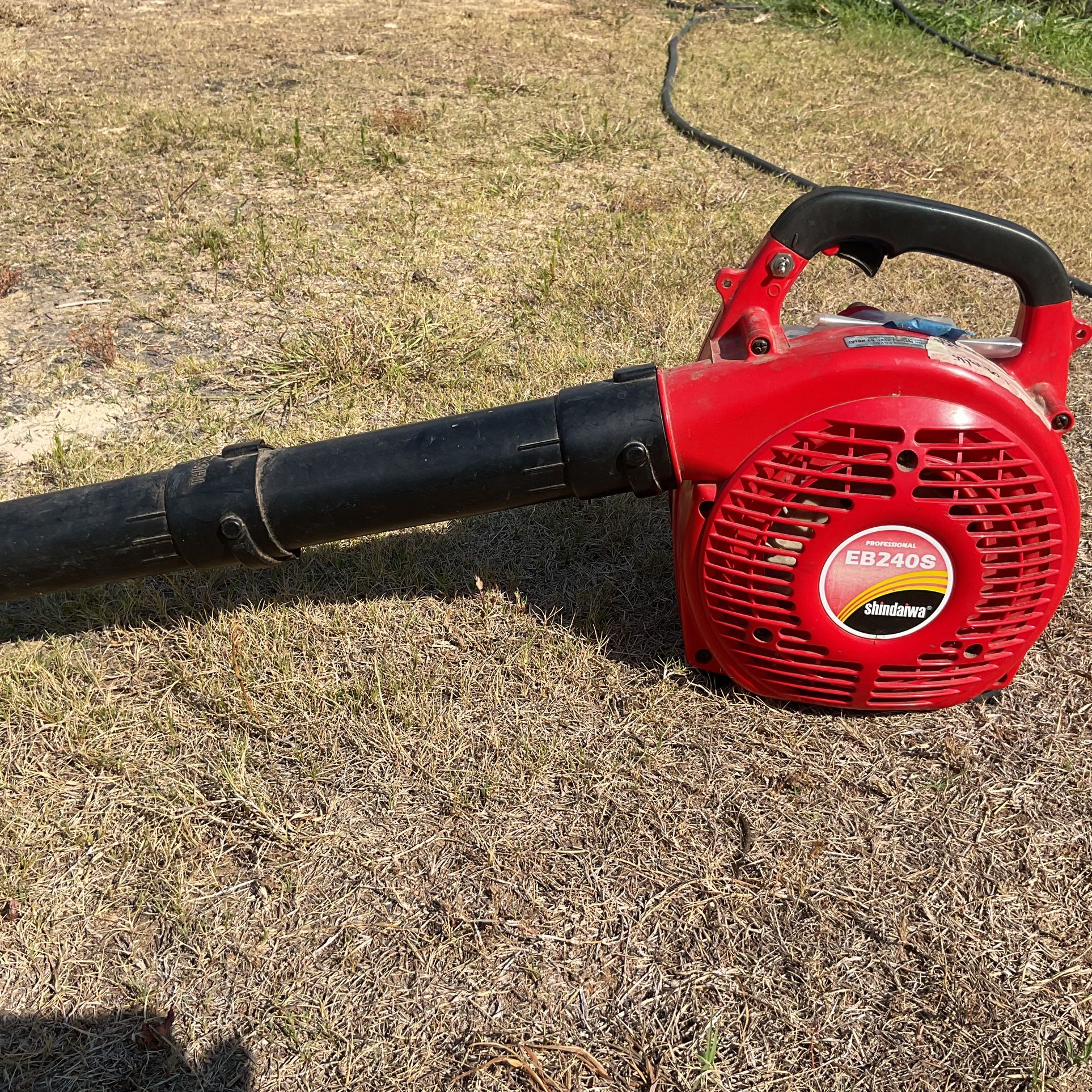 Professional Shindaiwa Blower EB240S. Runs Great