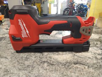 Milwaukee M12 Lithium-ion Cordless Cable Stapler ( Tool Only