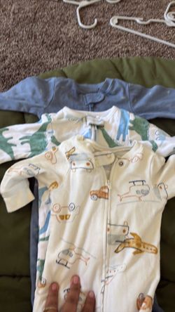 Long sleeve bodysuits (0-3m)