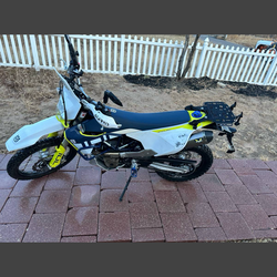 Dual sport husqurvana 701 enduro
