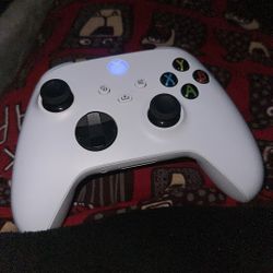 XBOX SERIES S LIKE NEw $320