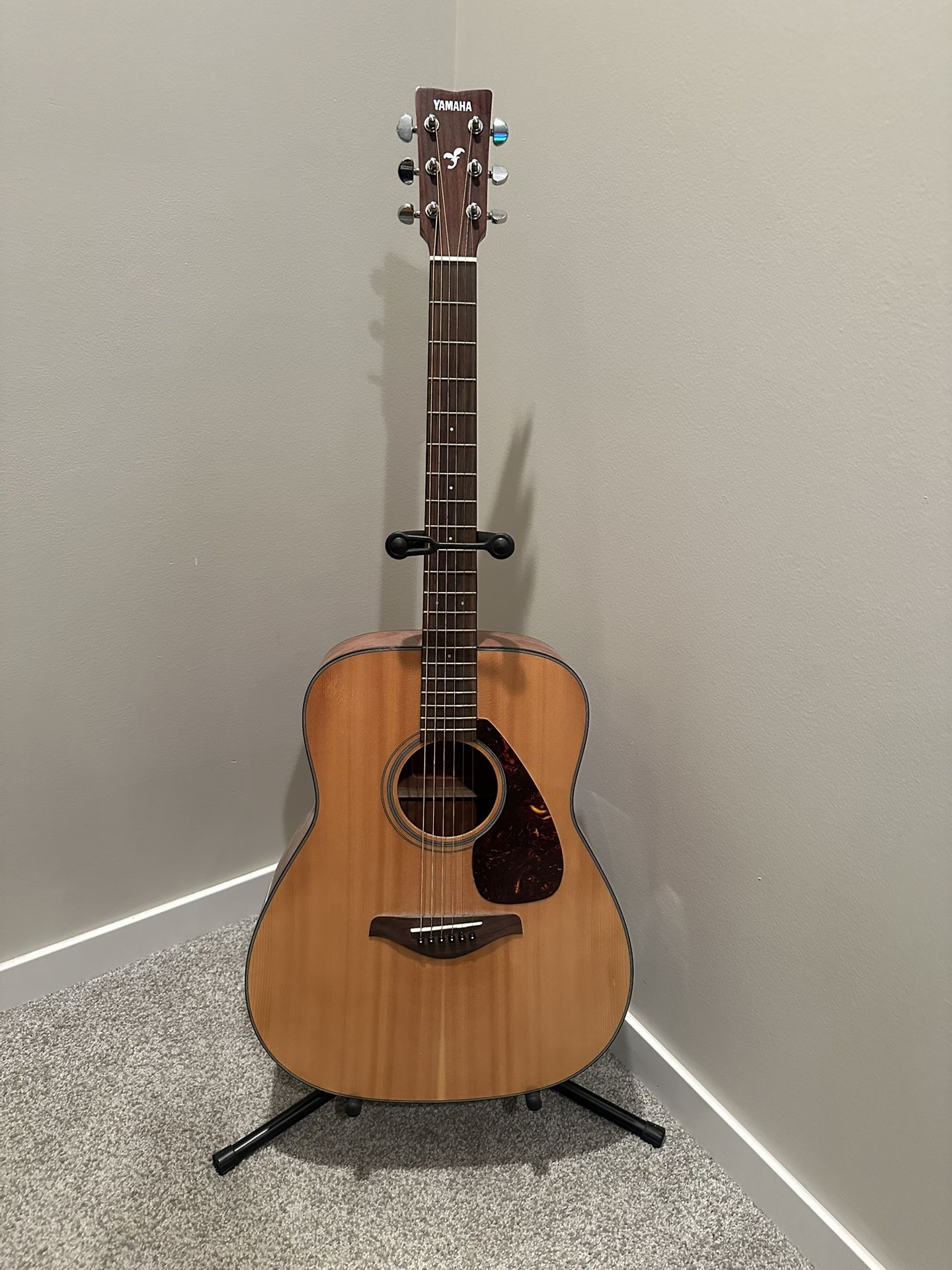 Solid Guitar - Yamaha FG700S