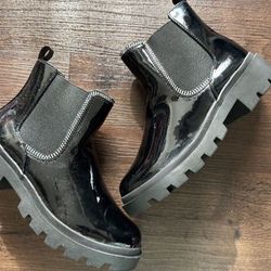 New Kids Shoes, Size 4US