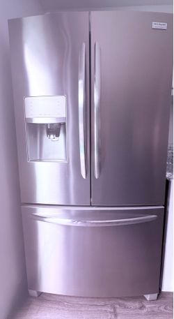 Frigidaire Gallery-Depth 27.8-cu ft 3 -Door 36-in Wide with Dual Ice Maker ( Fingerprint Resistant Stainless Steel ) ENERGY STAR Certified