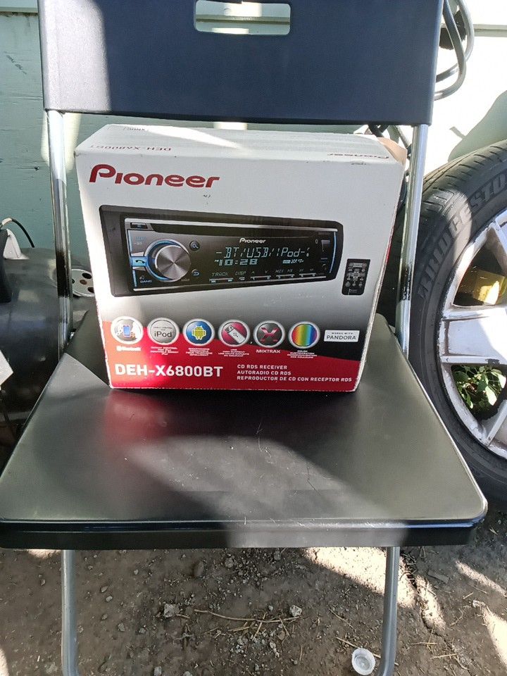 Car Stereo. Like New. $25