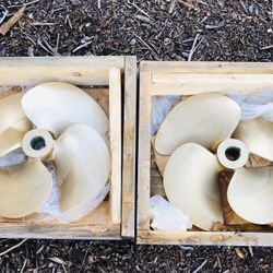 Matching set of left and right 20” boat Prop propellers!!!