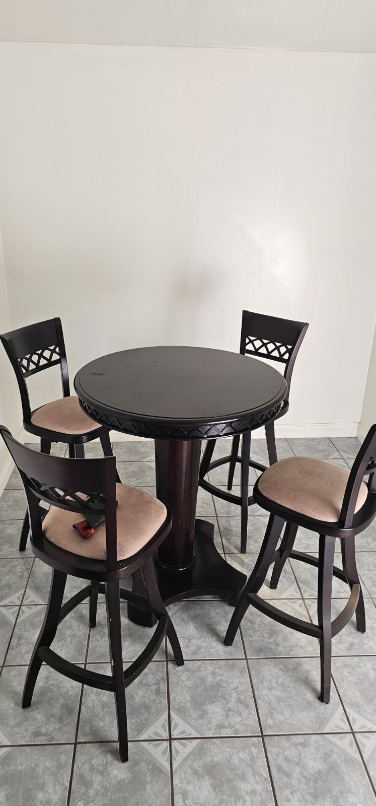 4 High Chair Round Table