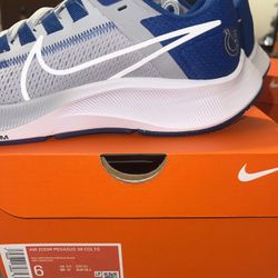 NFL Colts Nikes Size 6  Brand New Football Shoes 