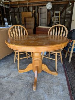 Dining table + 2 Chairs