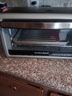 Hamilton Beach conventional oven. $25