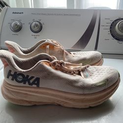 Women’s Tennis Shoes 