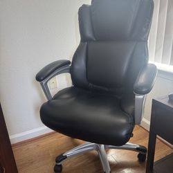 Black Leather Office Chair – Comfortable, Adjustable, Like New 