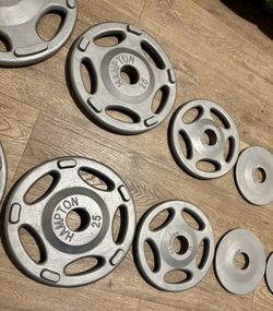 Hampton Olympic Weight Plates Full Set 45s new The Rest In New Condition (reconditioned) 245 lbs