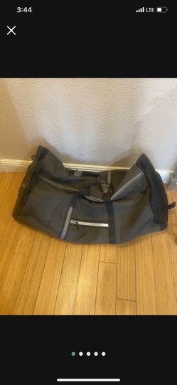 Tumi Large 32” duffel Travel Bag Nice