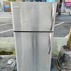 Nevera Regular De 30” Frigidaire 