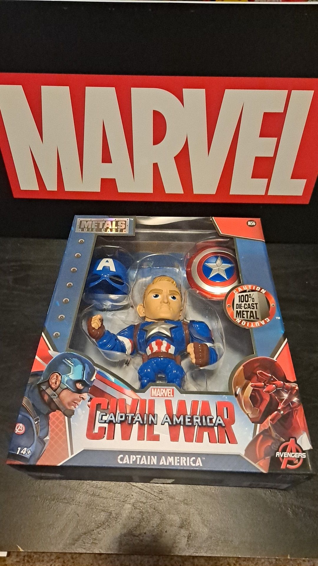 Marvel Metals die cast Civil War Captain America