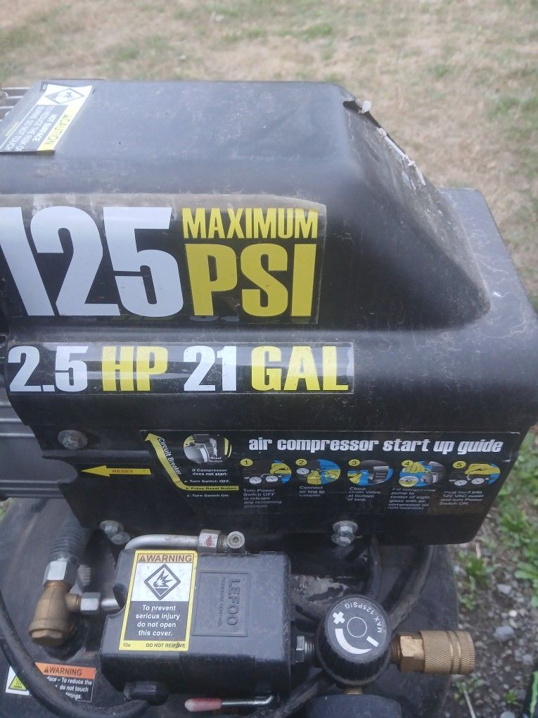 125 PSI Maximum 2.5 HP 21 Gallen Air Compressor