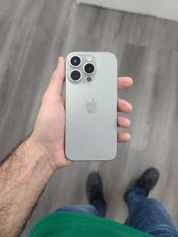 iPhone 15 Pro 128GB Unlocked No Face Id