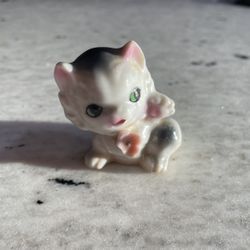 Vintage China Kitten 