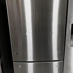 NEW 30” Bottom-Freezer Refrigerator GE (Finance Available)
