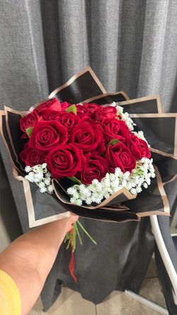 Red Rose Bouquet with Baby's Breath