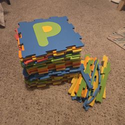 Spark. Create. Imagine. ABC Foam Playmat Learning Toy Set, 28 Interlocking Pieces