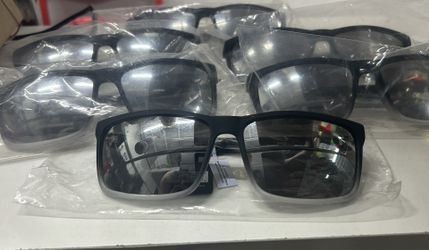 UV Protection And Polarized Sungalsses