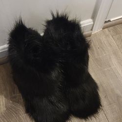 Black Fur Boots Size 6