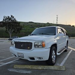 2000 Cadillac Escalade
