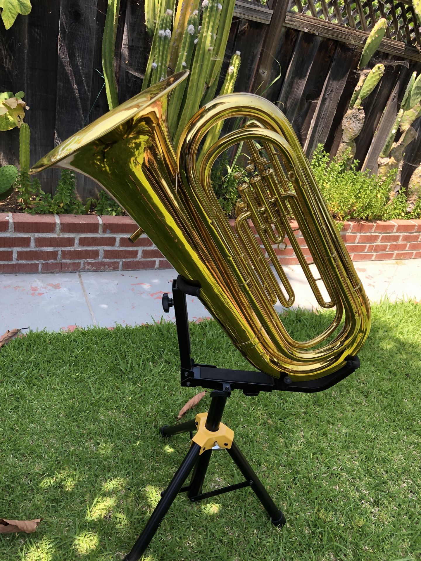 TUBA KI NG 1140 Bb FLAT