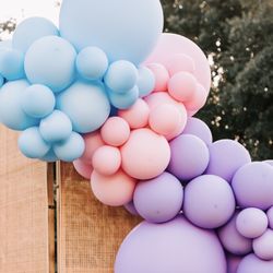 Balloon garland 