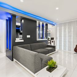 High-End Modern Gray Sectional (116” x 72”) + Ottoman – Professionally Cleaned